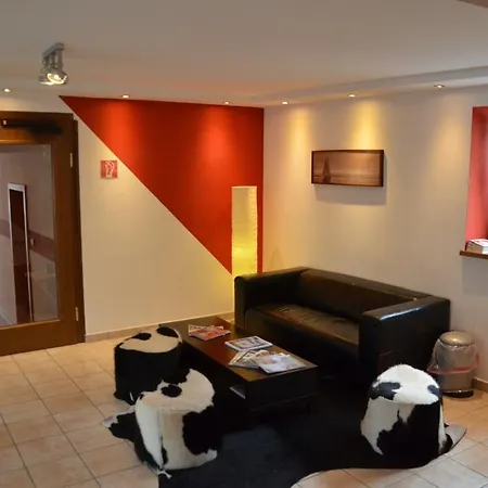 ホテル トラウベ 3*