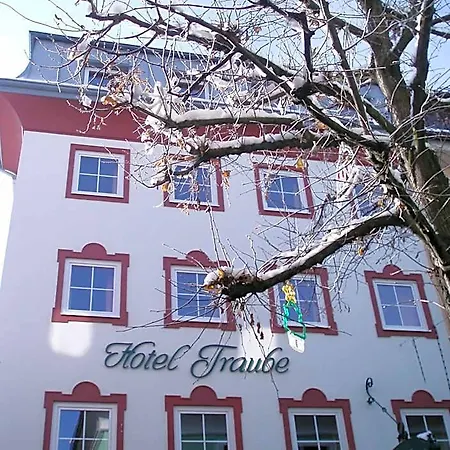Traube 3*