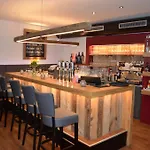 特劳伯酒店 酒店 3*